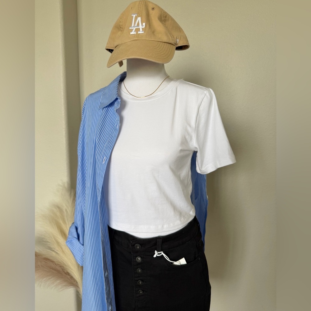 NWT Zenana - White Crop Tee